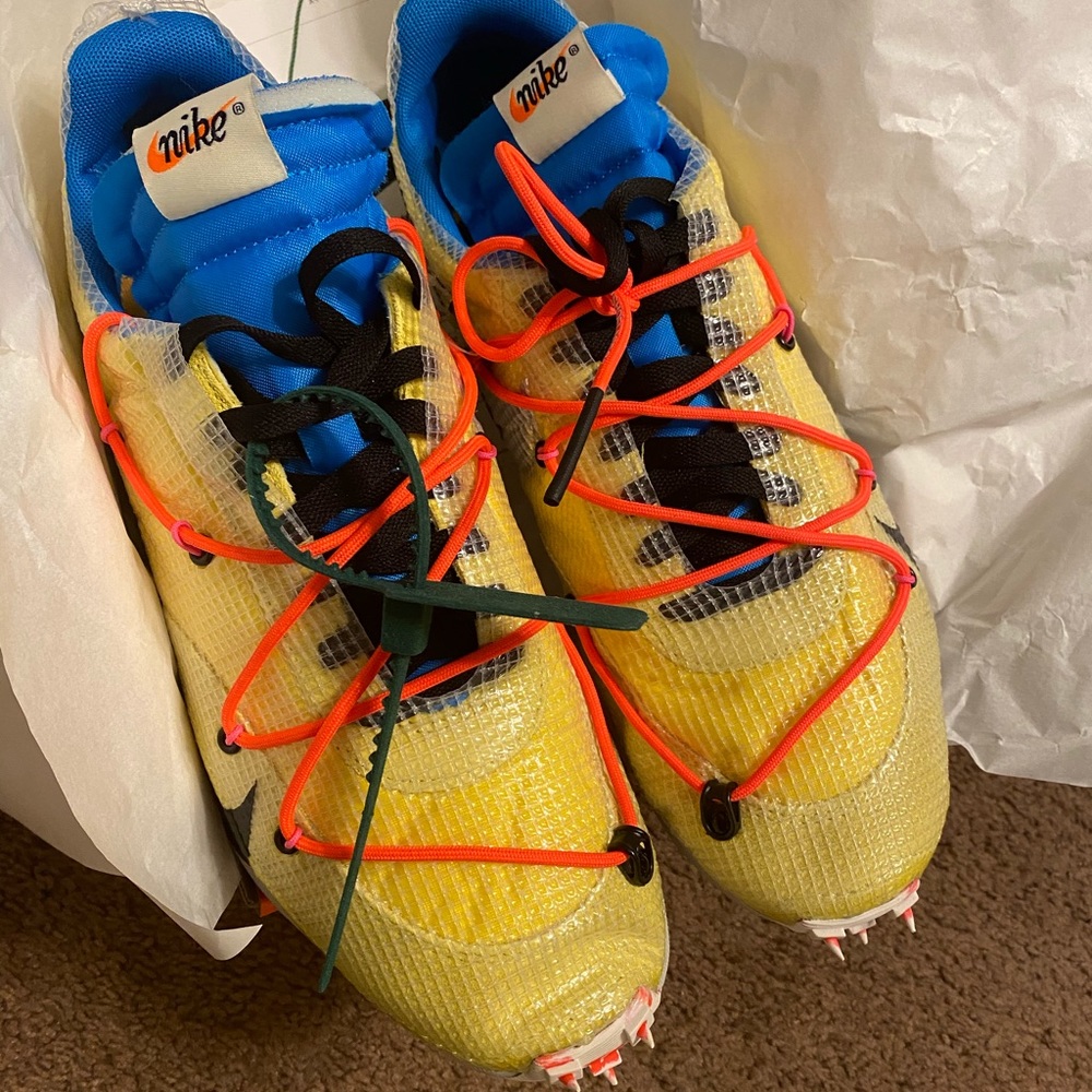 Men’s Off-white sneakers